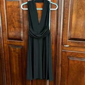 Laundry by Shelli Siegel, black V-neck halter dress fully lined size 8